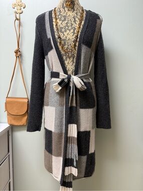 27miles long duster cardigan
Patchwork grays creams tan